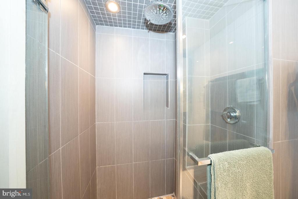 1919 CHESTNUT STREET Unit: 1919
