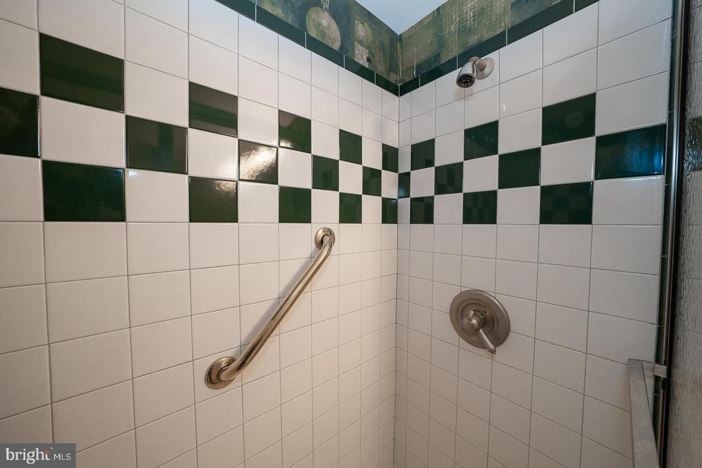 1900 JOHN F KENNEDY BOULEVARD Unit: 1915