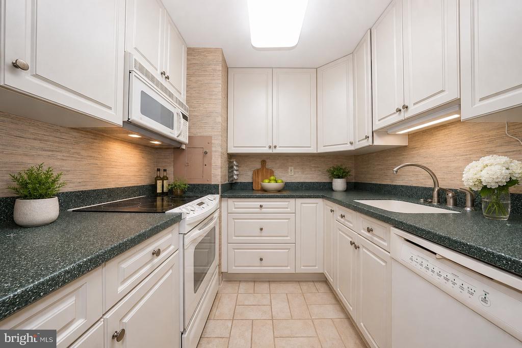 1900 JOHN F KENNEDY BOULEVARD Unit: 1915