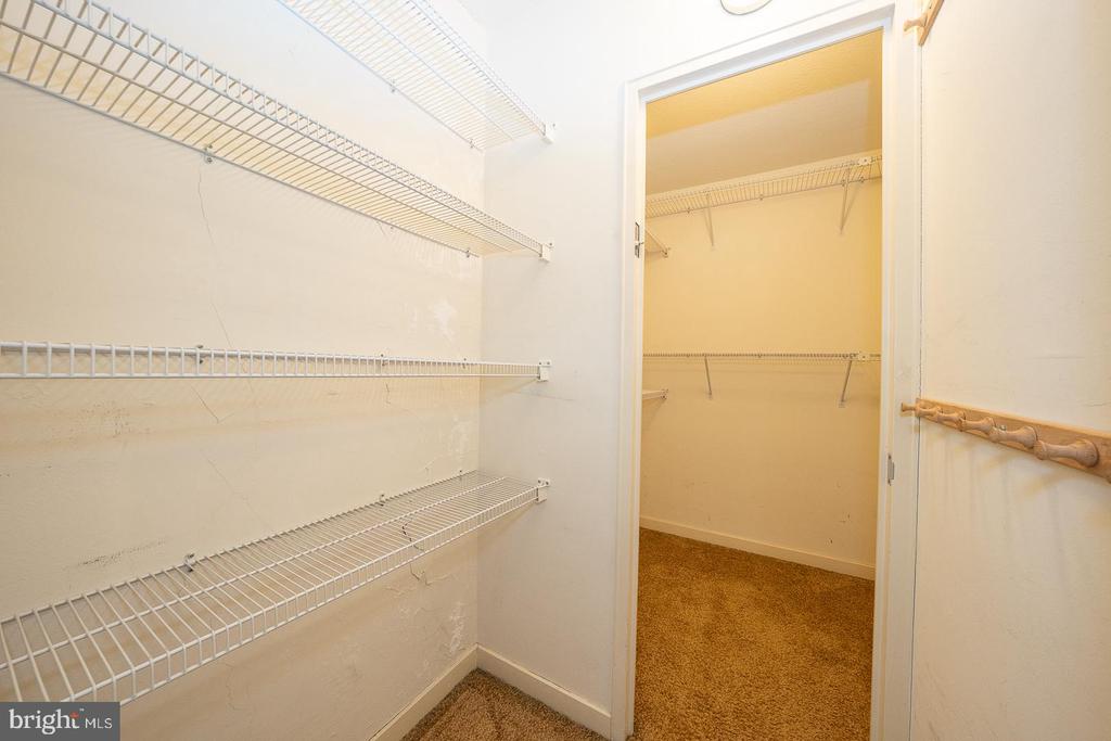 1900 JOHN F KENNEDY BOULEVARD Unit: 1915