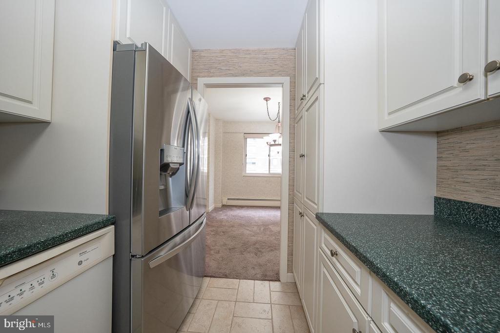 1900 JOHN F KENNEDY BOULEVARD Unit: 1915