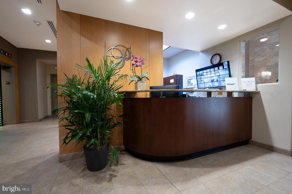 1900 JOHN F KENNEDY BOULEVARD Unit: 402