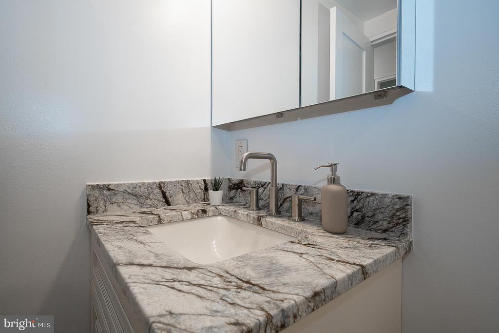 1900 JOHN F KENNEDY BOULEVARD Unit: 402