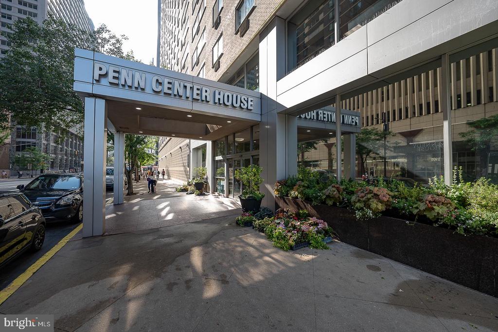1900 JOHN F KENNEDY BOULEVARD Unit: 402