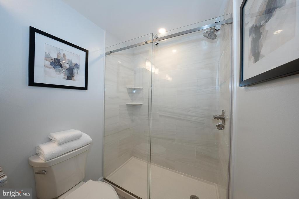 1900 JOHN F KENNEDY BOULEVARD Unit: 402