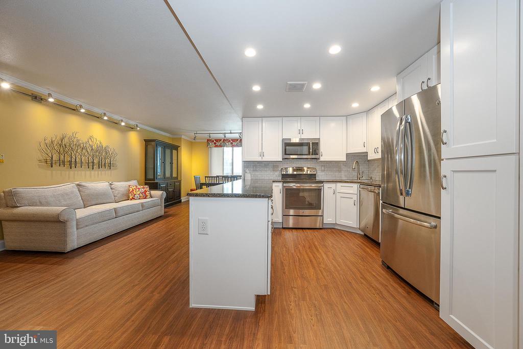 1919 CHESTNUT STREET Unit: 1821