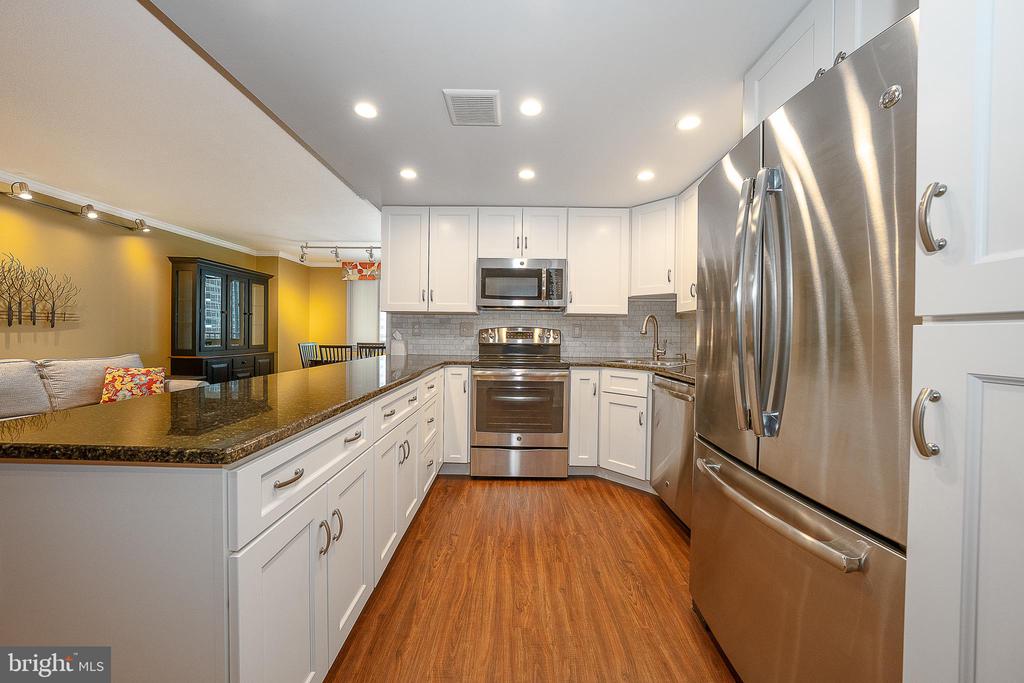 1919 CHESTNUT STREET Unit: 1821