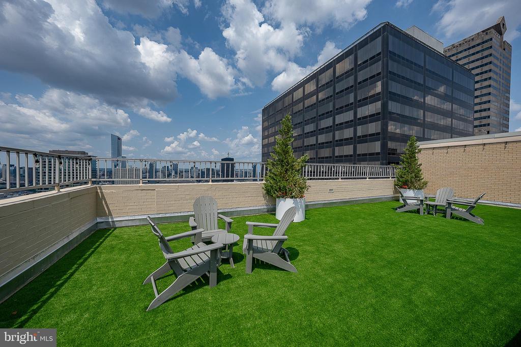 1919 CHESTNUT STREET Unit: 2522