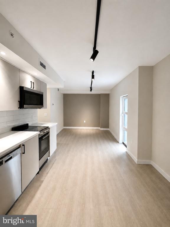 1813 RANSTEAD STREET Unit: 301