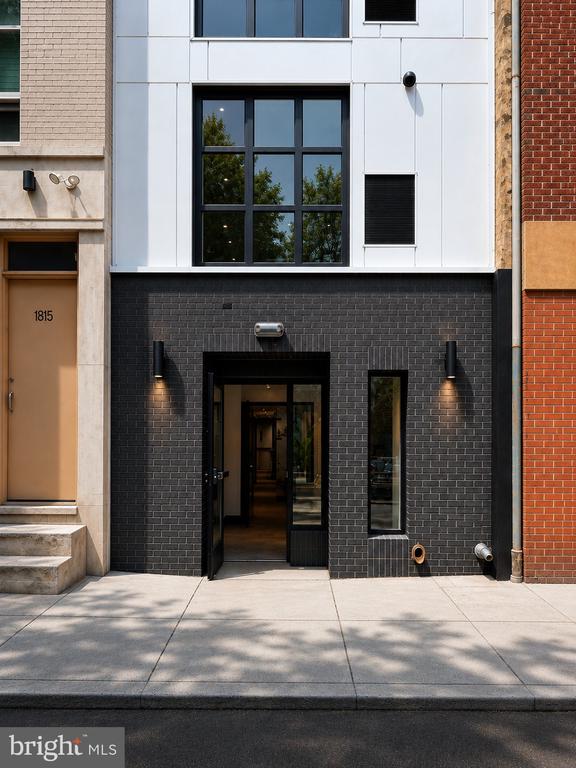 1813 RANSTEAD STREET Unit: 301