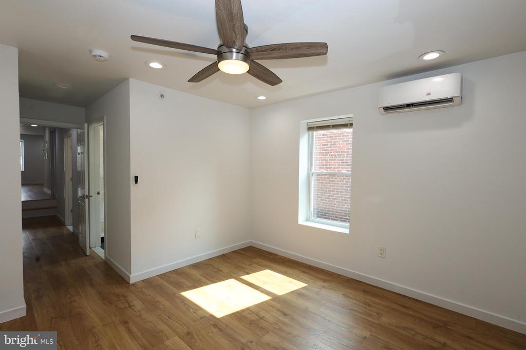 2904 POPLAR STREET Unit: 3