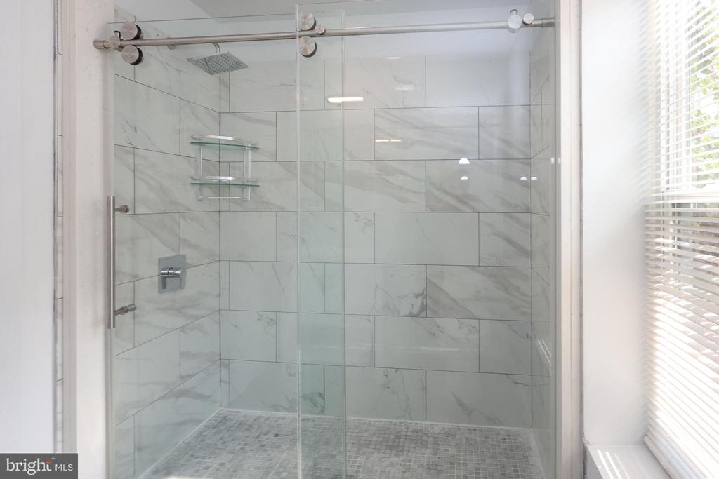 2904 POPLAR STREET Unit: 3