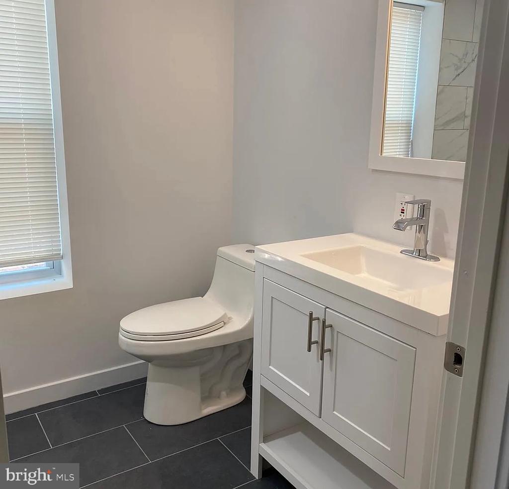 2904 POPLAR STREET Unit: 3