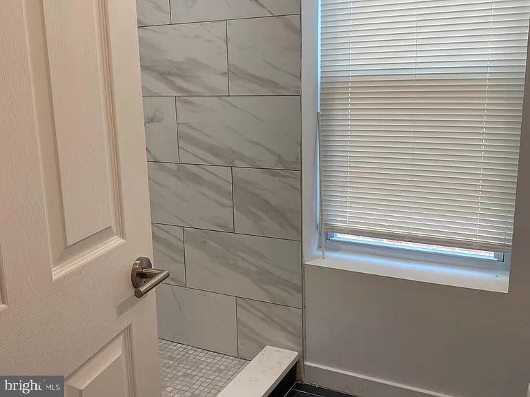 2904 POPLAR STREET Unit: 3