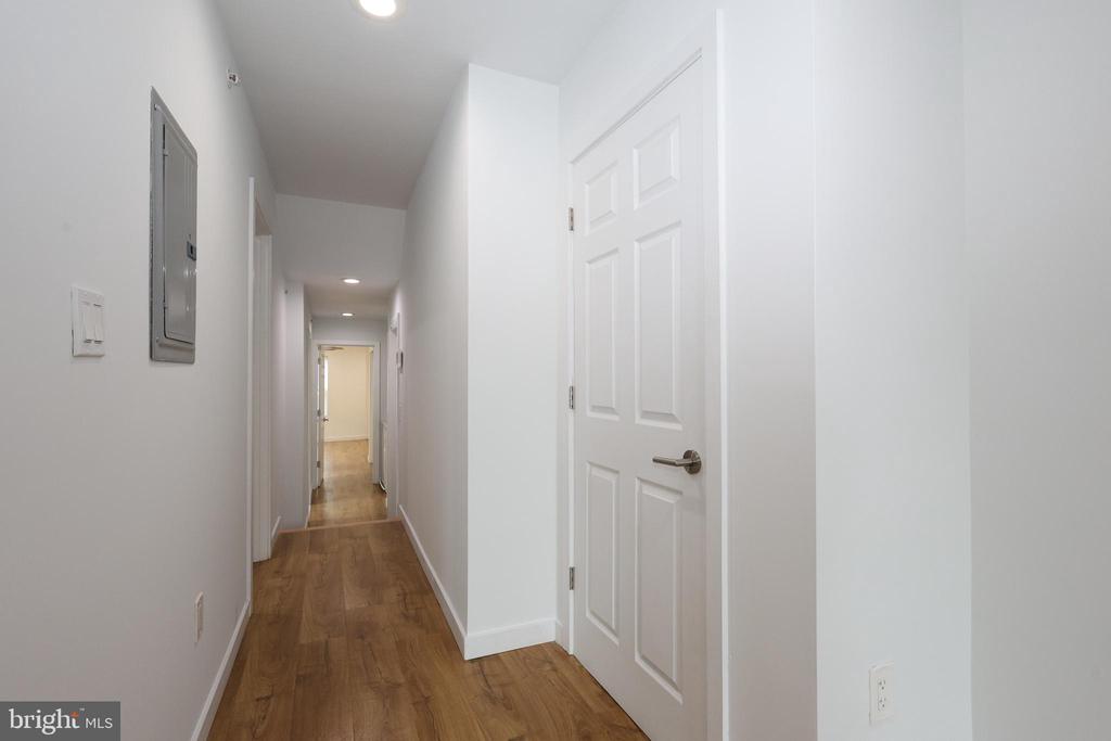 2904 POPLAR STREET Unit: 3