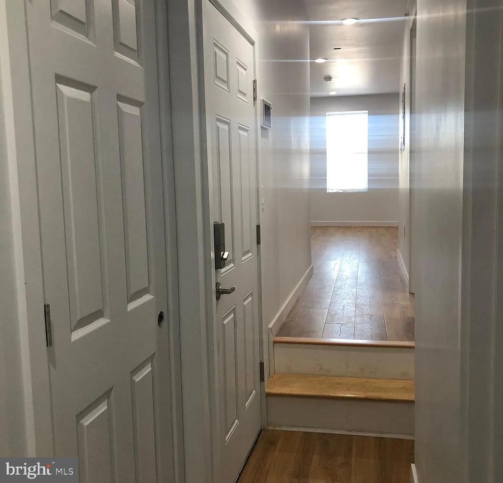 2904 POPLAR STREET Unit: 3