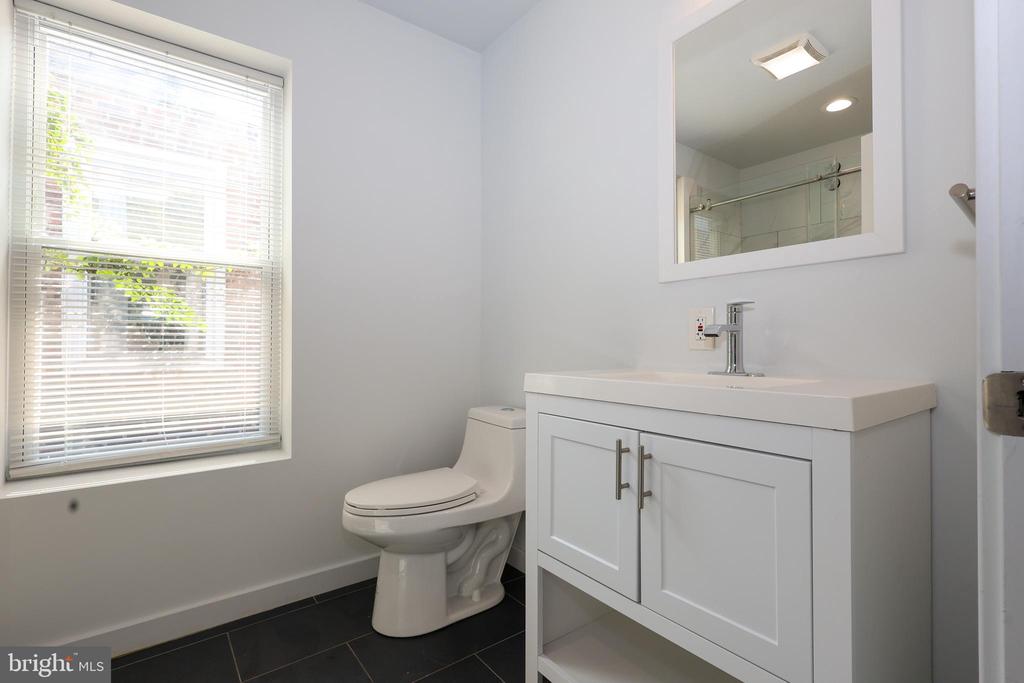 2904 POPLAR STREET Unit: 3