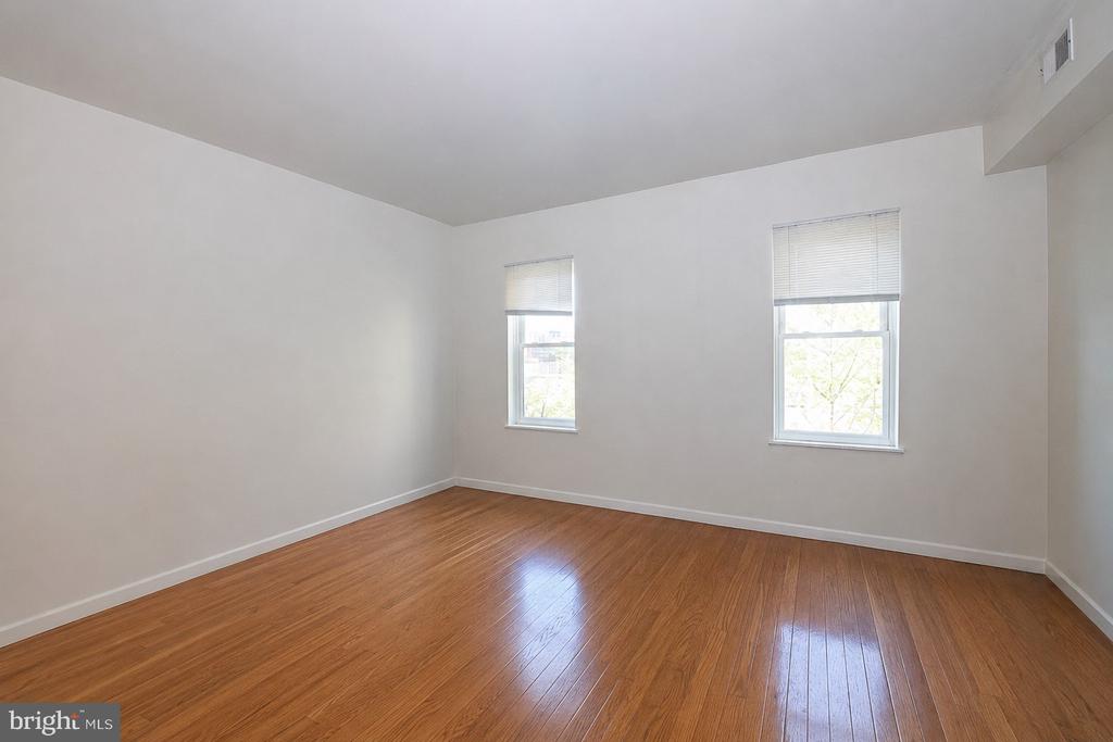 1526 MOUNT VERNON STREET Unit: 2