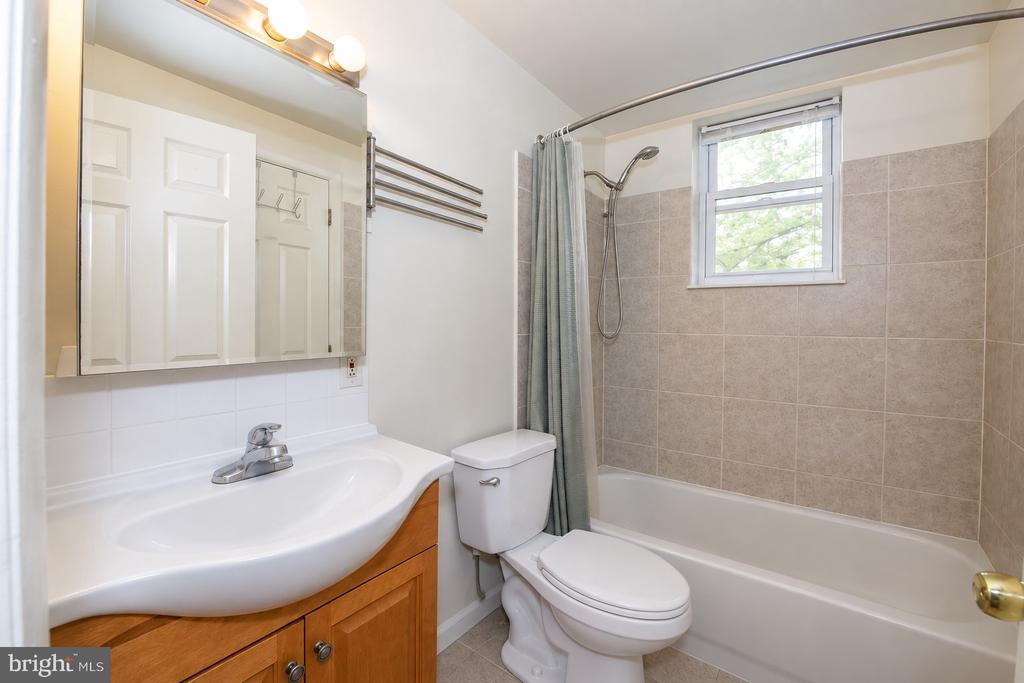 1526 MOUNT VERNON STREET Unit: 2