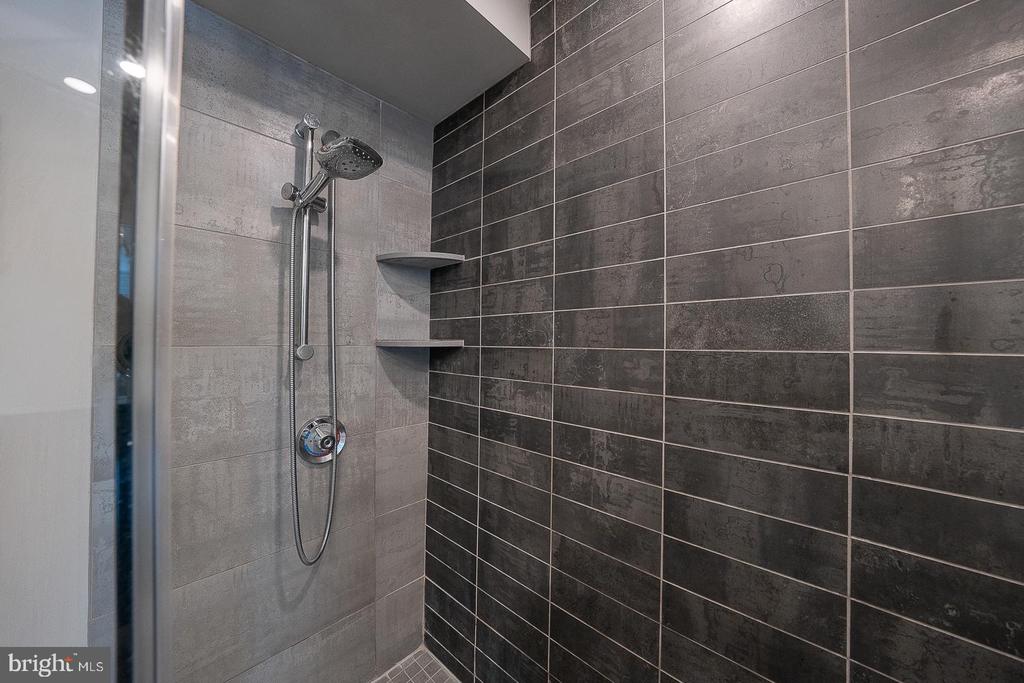 1919 CHESTNUT STREET Unit: 714