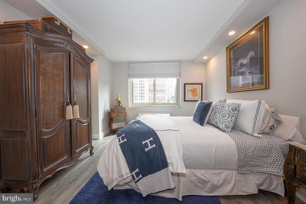 1919 CHESTNUT STREET Unit: 714