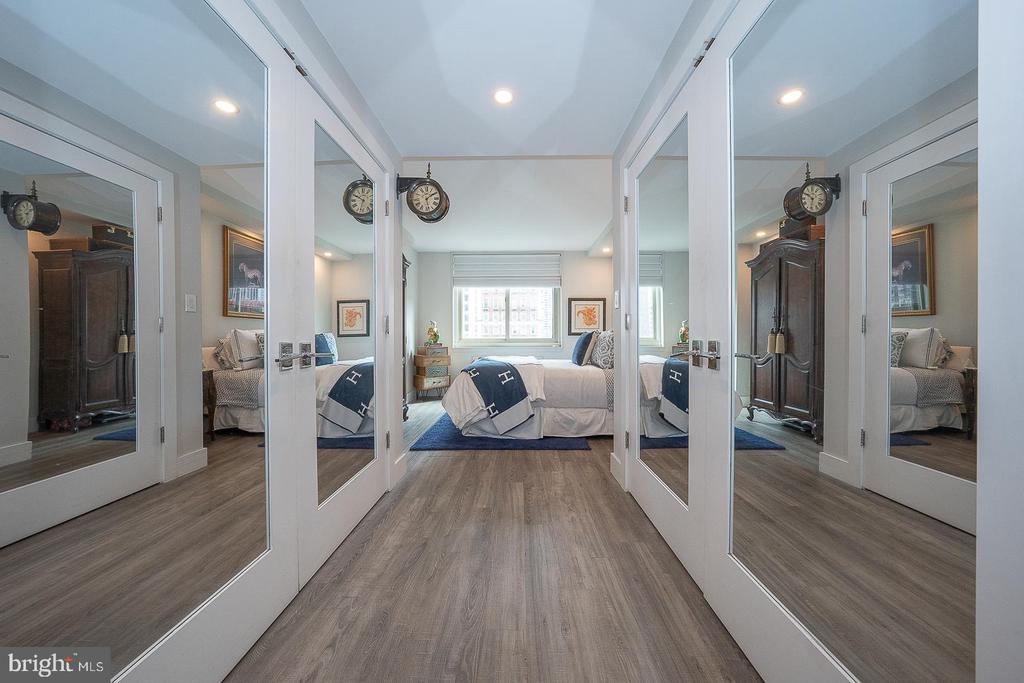 1919 CHESTNUT STREET Unit: 714