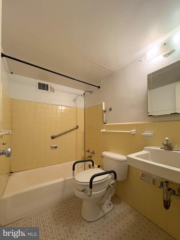 118 S 21ST STREET Unit: 1002