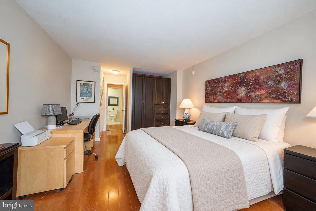1919 CHESTNUT STREET Unit: 2209