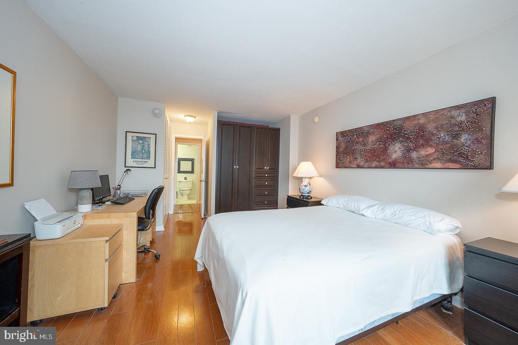 1919 CHESTNUT STREET Unit: 2209