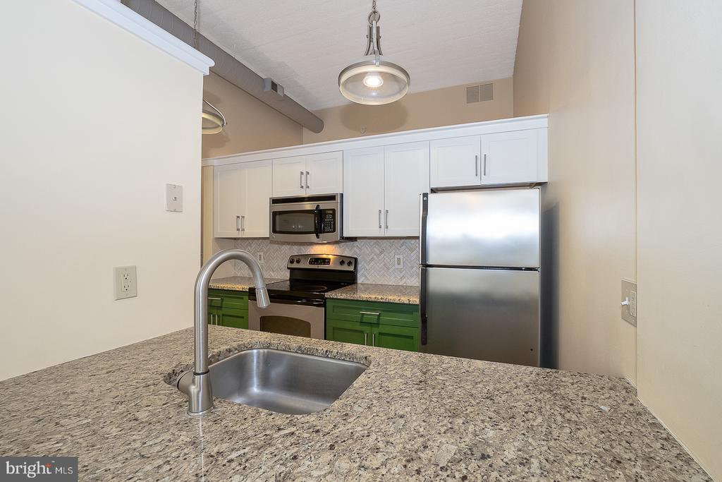 2429 LOCUST STREET Unit: 218