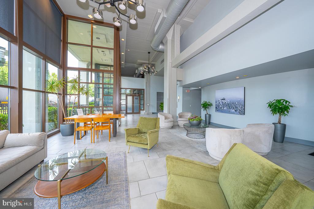 2429 LOCUST STREET Unit: 218