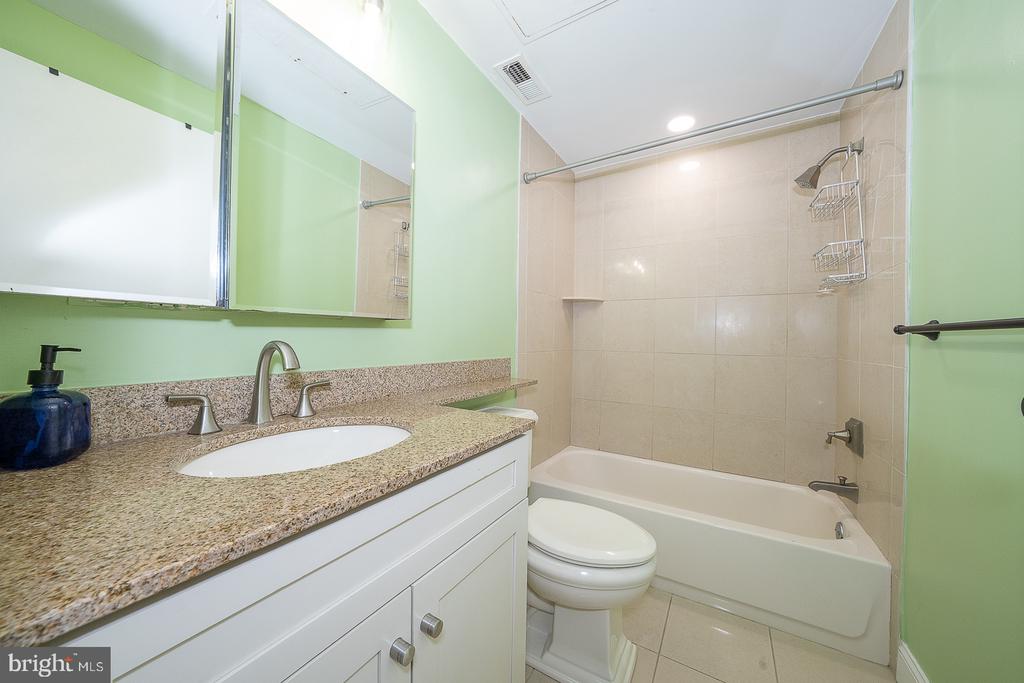 2429 LOCUST STREET Unit: 218