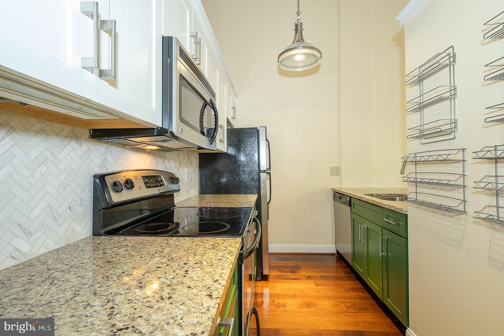 2429 LOCUST STREET Unit: 218