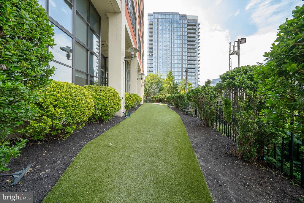 2429 LOCUST STREET Unit: 218