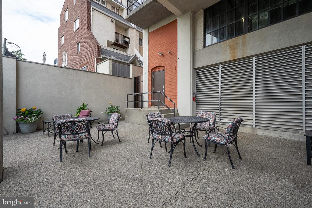 2429 LOCUST STREET Unit: 218
