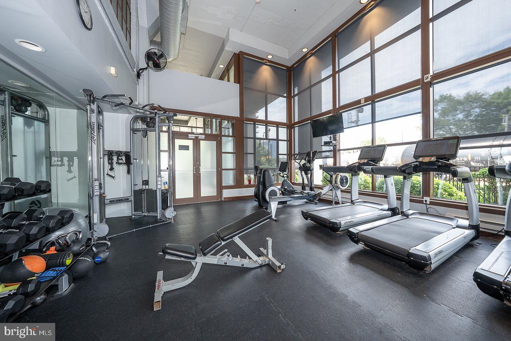 2429 LOCUST STREET Unit: 218