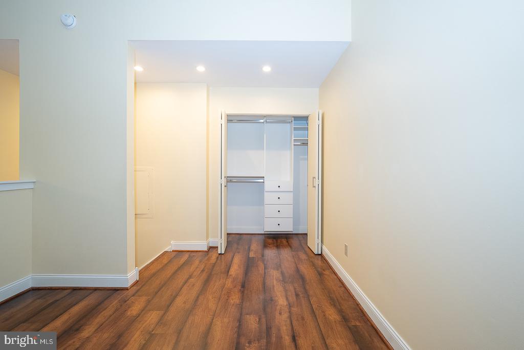 2429 LOCUST STREET Unit: 218
