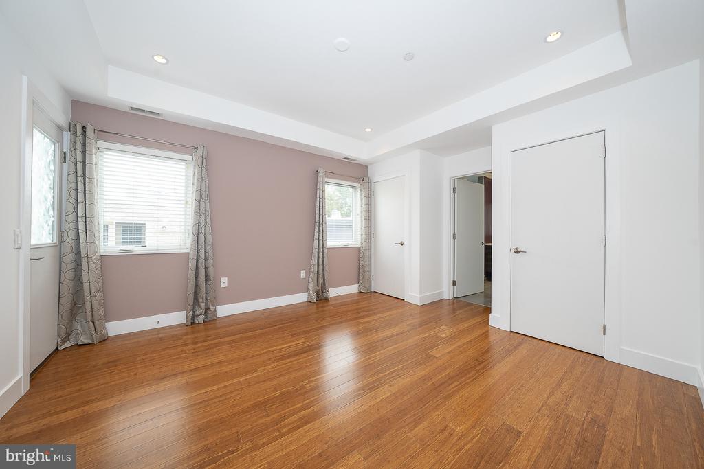 1001 S 17TH STREET Unit: 202