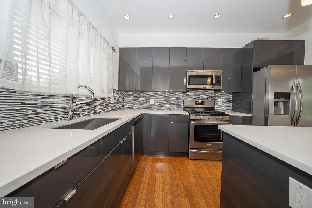 1001 S 17TH STREET Unit: 202