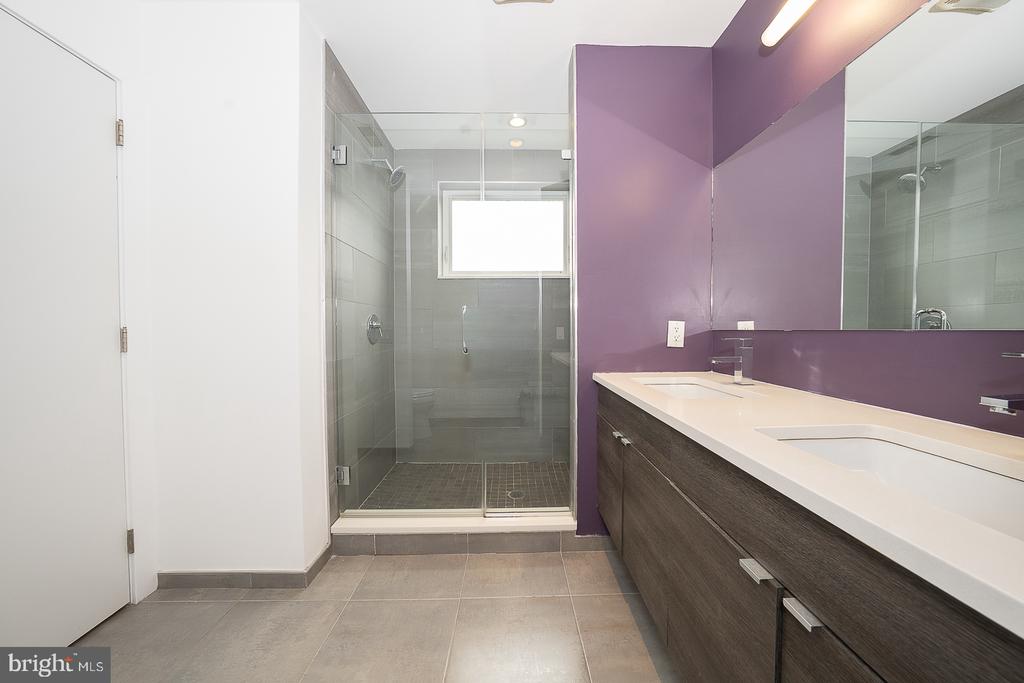 1001 S 17TH STREET Unit: 202