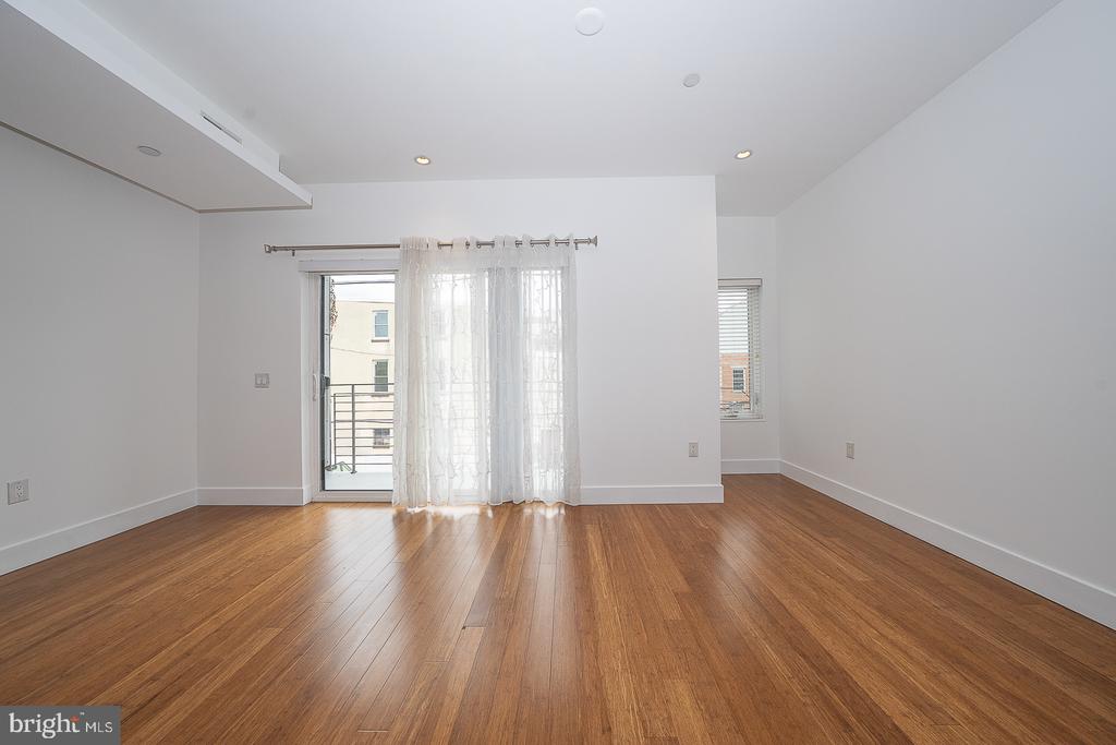 1001 S 17TH STREET Unit: 202