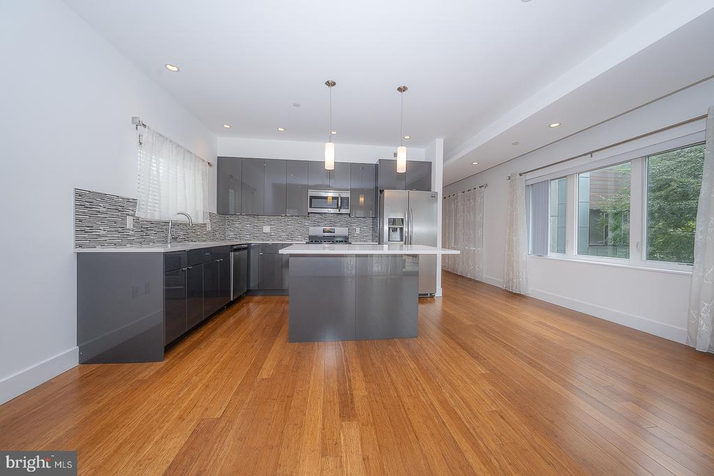 1001 S 17TH STREET Unit: 202