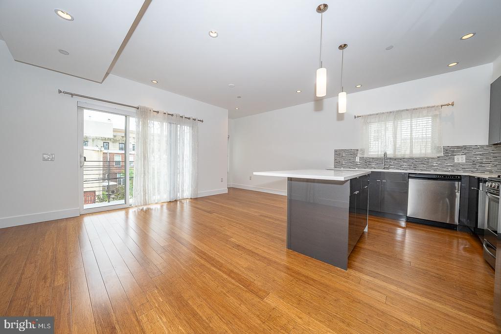 1001 S 17TH STREET Unit: 202