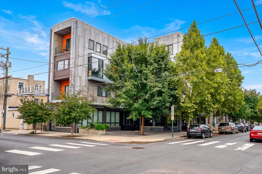 1001 S 17TH STREET Unit: 202