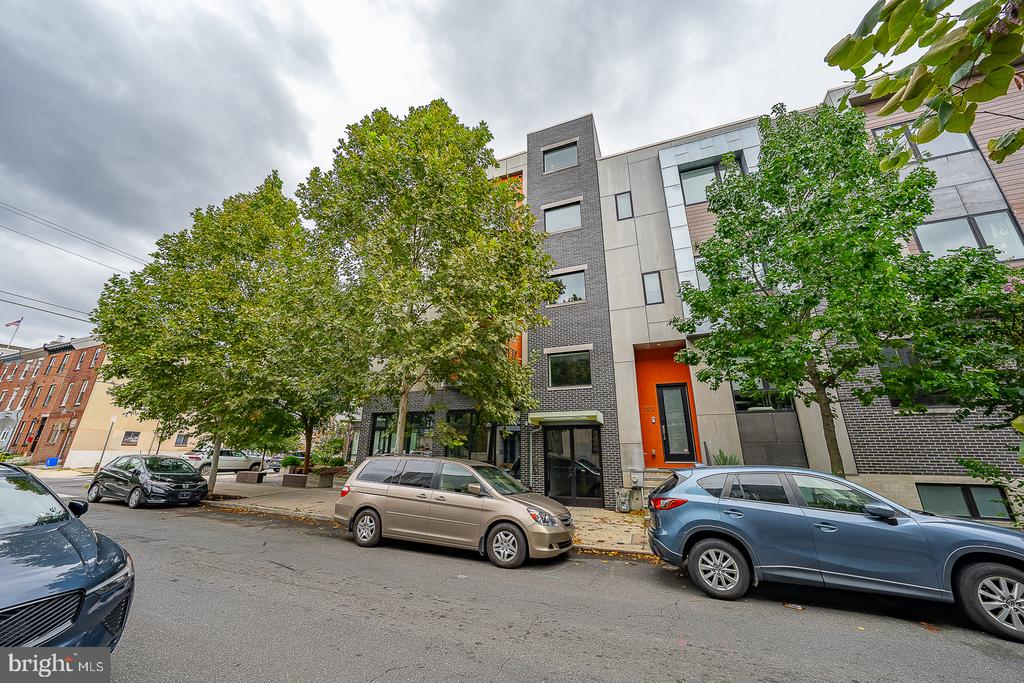 1001 S 17TH STREET Unit: 202