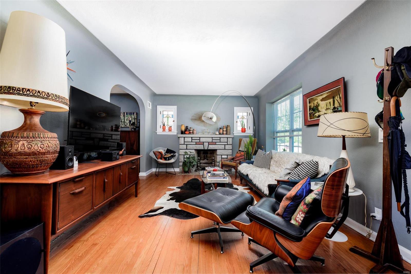 4571 Wabash Ave