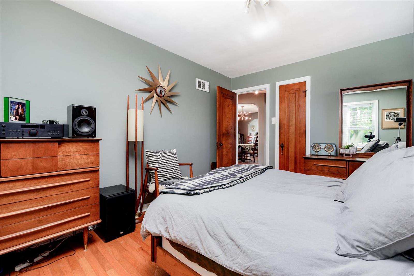 4571 Wabash Ave