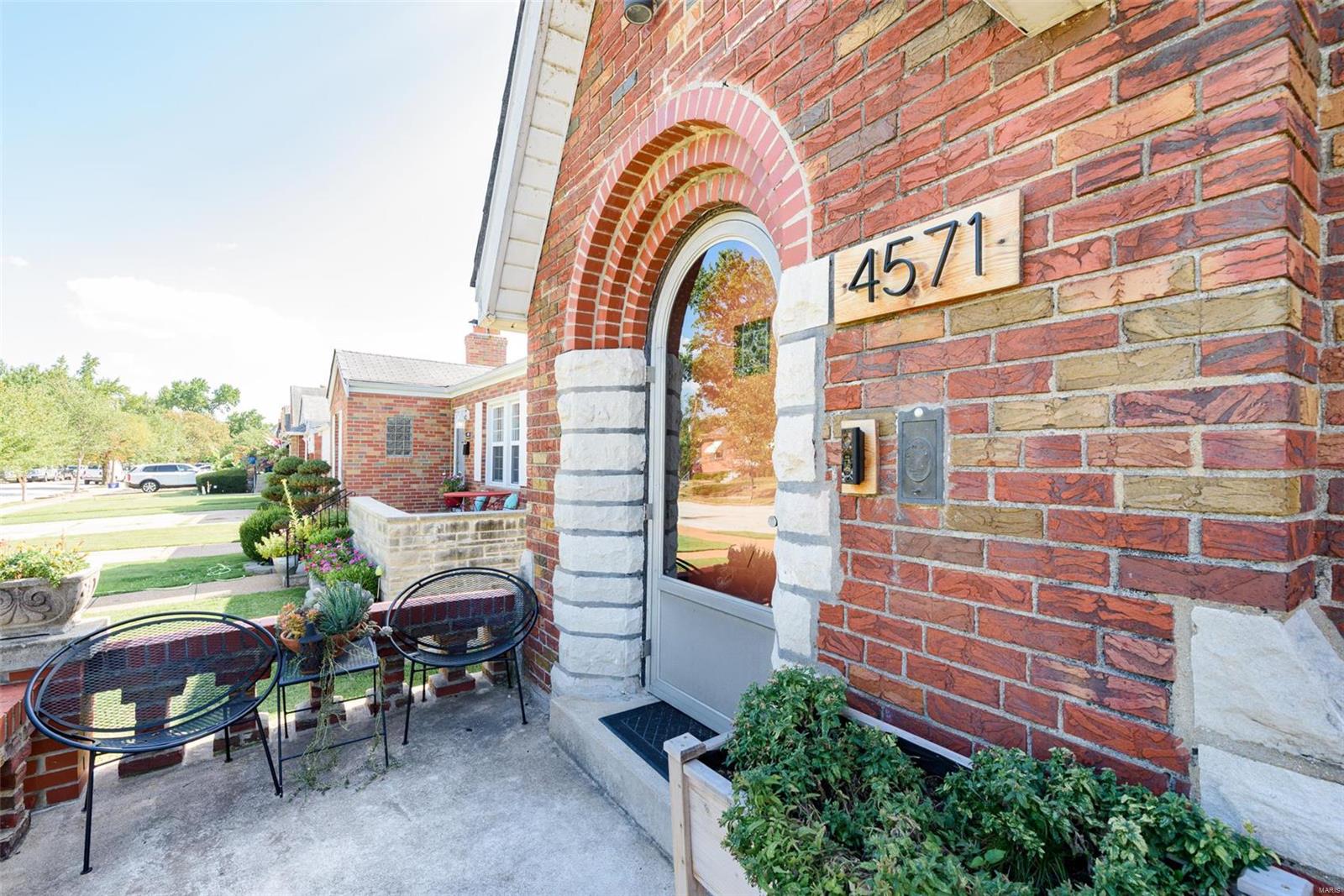 4571 Wabash Ave