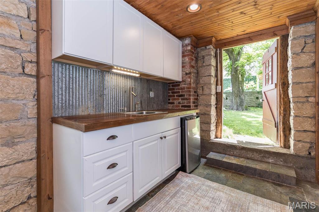 2041 Desloge Estates Drive