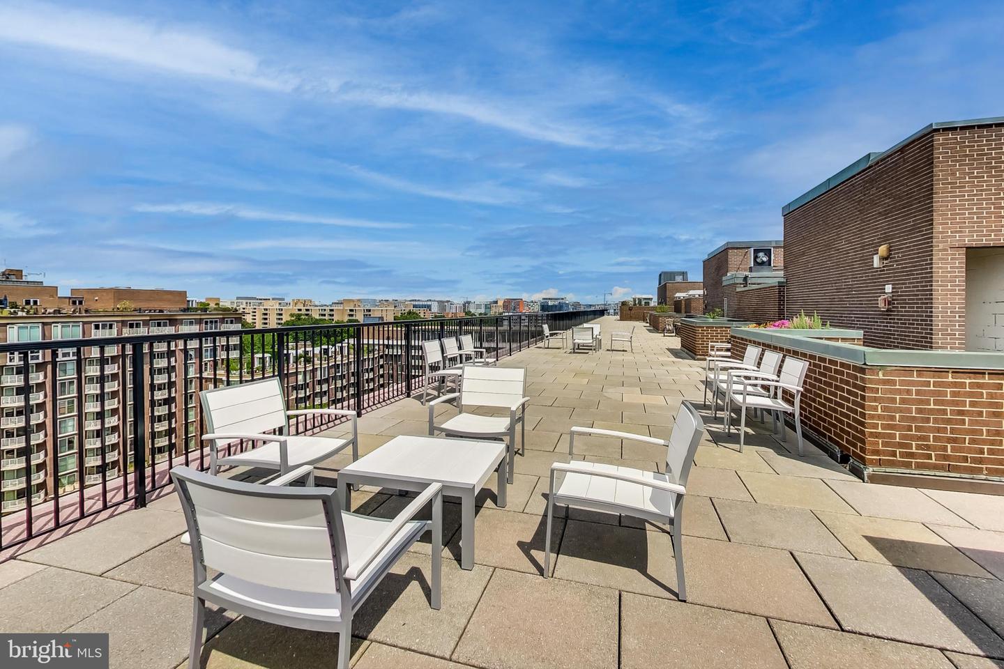 560 N St SW #N903